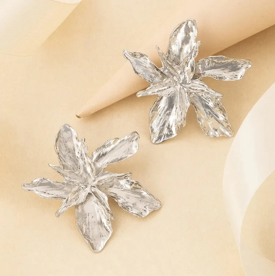 4-Pairs: Women's Textured Metal Flower Design Stud Earrings