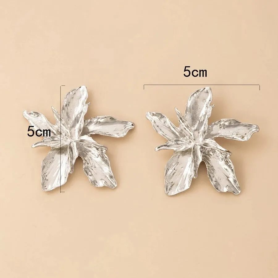 4-Pairs: Women's Textured Metal Flower Design Stud Earrings